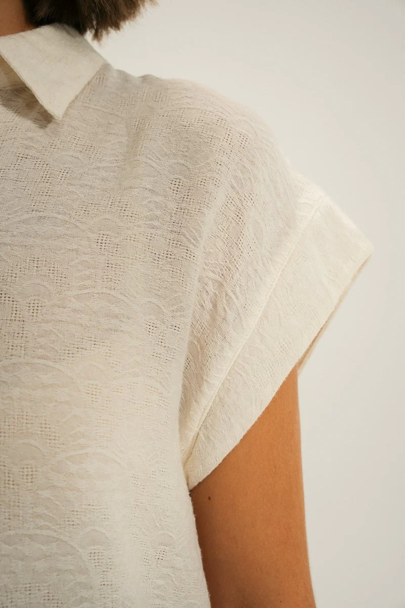 Chemise sans manches avec motifs ajourés CALA - Image 6