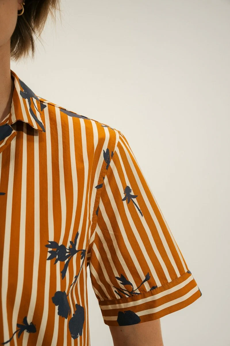 Chemise avec col italien CYTHERE - Image 2